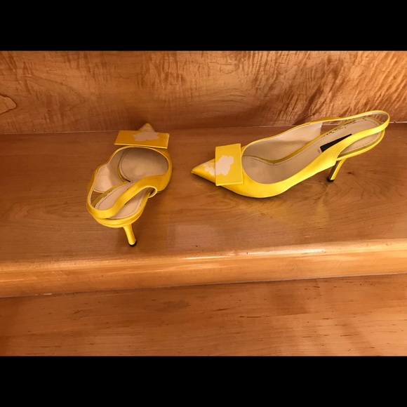 A Louis Vuitton satin shoes - Picture 3 of 5